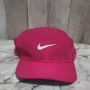 🌷🧢Nike Fuchsia Women's DRI-FIT ADV Cap with White Logo🧢